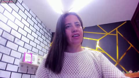 Snapshot of kathina_giraldo chatting on December 2024 12:27:01 PM Paola online show from December 2024 12:27:01 PM
