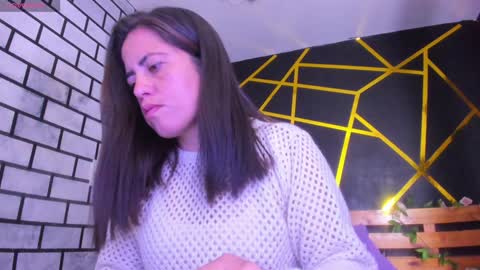 Snapshot of kathina_giraldo chatting on December 2024 06:38:02 PM Paola online show from December 2024 06:38:02 PM