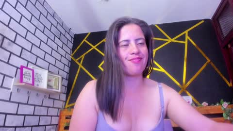 Snapshot of kathina_giraldo chatting on December 2024 04:06:01 PM Paola online show from December 2024 04:06:01 PM