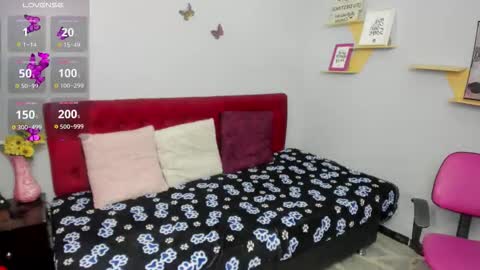 Snapshot of kathina_giraldo chatting on October 2025 01:20:01 PM Paola online show from October 2025 01:20:01 PM