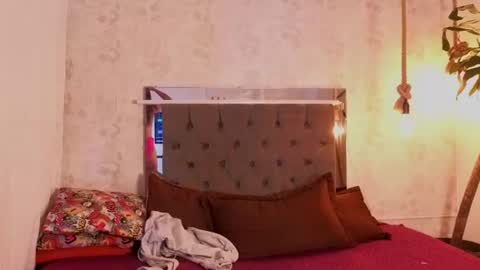 Snapshot of kathira_londres chatting on July 2026 12:32:02 PM Sofia online show from July 2026 12:32:02 PM