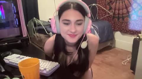 Snapshot of kathiscute chatting on October 2025 11:36:01 PM Kathryn online show from October 2025 11:36:01 PM