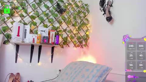 Kay online show from November 2025 02:40:02 PM