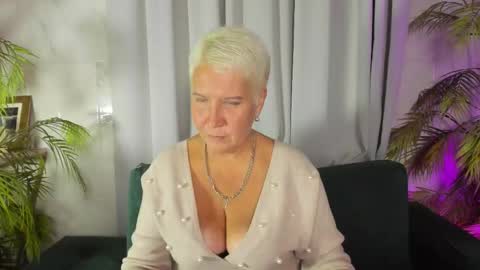 Snapshot of kathy_sunn chatting on September 2025 07:02:01 AM Kathy online show from September 2025 07:02:01 AM
