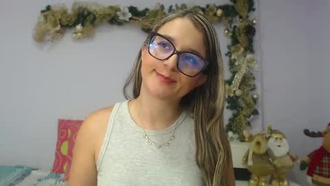 Snapshot of katia_foxx chatting on December 2024 12:01:02 PM Khaterine online show from December 2024 12:01:02 PM
