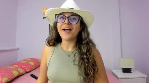 Snapshot of katia_foxx chatting on January 2025 06:31:01 PM Khaterine online show from January 2025 06:31:01 PM