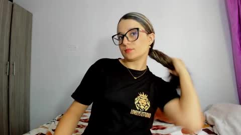 Snapshot of katia_foxx chatting on January 2025 12:37:01 PM Khaterine online show from January 2025 12:37:01 PM
