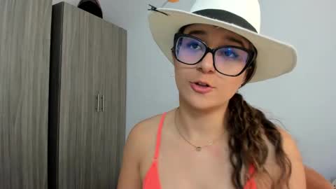 Snapshot of katia_foxx chatting on January 2025 02:53:01 PM Khaterine online show from January 2025 02:53:01 PM