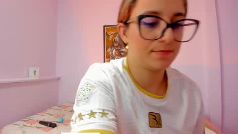 Snapshot of katia_foxx chatting on February 2025 03:27:01 PM Khaterine online show from February 2025 03:27:01 PM