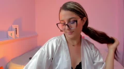 Snapshot of katia_foxx chatting on March 2025 03:56:01 PM Khaterine online show from March 2025 03:56:01 PM