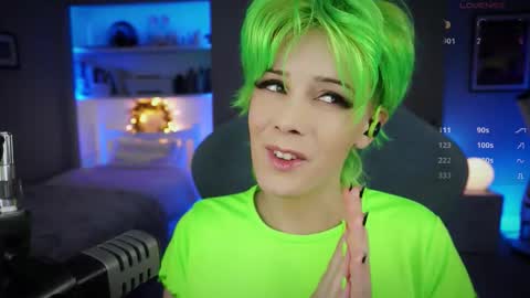 Snapshot of katie_cutie_ts chatting on September 2025 06:42:01 PM Katie online show from September 2025 06:42:01 PM