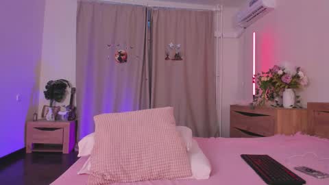 Snapshot of katie_ness chatting on March 2026 03:08:02 PM Kate online show from March 2026 03:08:02 PM