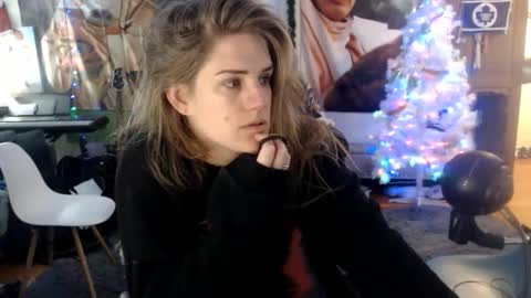 Snapshot of katiecutie_5 chatting on January 2025 04:16:02 AM Katie online show from January 2025 04:16:02 AM