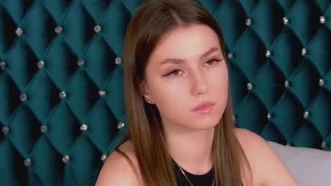 katiereeves online show from October 2025 05:24:02 PM