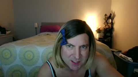 katieutopia online show from November 2025 04:01:02 AM