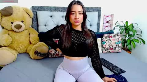 Snapshot of katikloving chatting on February 2026 06:48:02 AM Follow Instagram katikloving online show from February 2026 06:48:02 AM