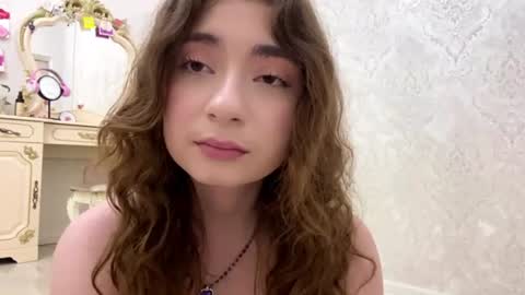 Snapshot of katinaflatau chatting on July 2026 05:37:01 PM Rosie online show from July 2026 05:37:01 PM