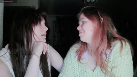 katrine_ine online show from November 2025 03:44:01 PM