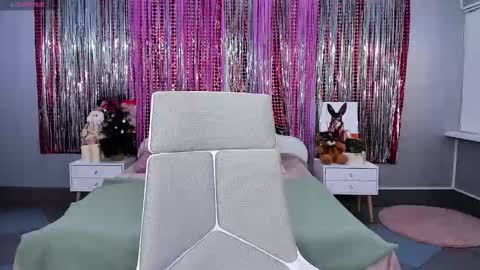 Kate online show from February 2025 10:15:02 AM