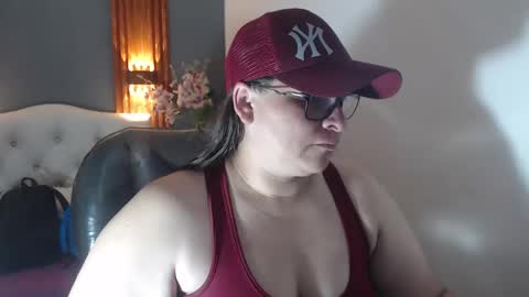 Snapshot of katty_findom_ chatting on February 2026 09:48:02 AM katty online show from February 2026 09:48:02 AM