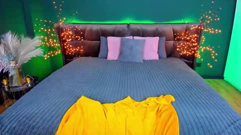 Katty online show from September 2025 06:42:01 PM