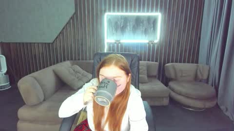 Katty online show from October 2025 06:54:02 PM