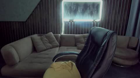 Snapshot of katty_rose8 chatting on December 2025 06:14:02 PM Katty online show from December 2025 06:14:02 PM