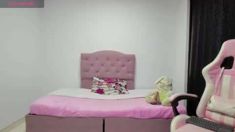 Snapshot of katty_sweeet chatting on November 2025 12:22:02 AM Katty online show from November 2025 12:22:02 AM