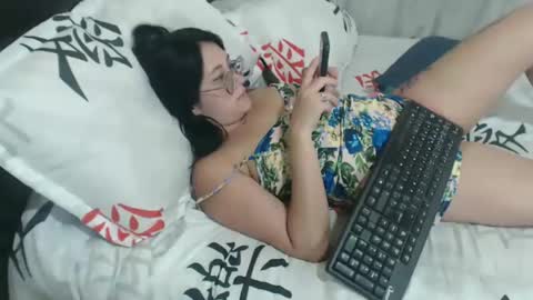 Snapshot of katy_bello chatting on February 2025 09:15:02 PM katy online show from February 2025 09:15:02 PM