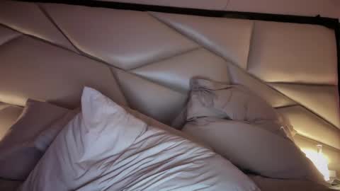 Emily online show from April 2026 01:42:02 AM