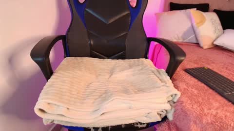 Katy Van online show from March 2025 06:05:01 AM