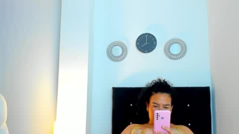 KATYAJHONSS online show from April 2026 01:00:02 AM