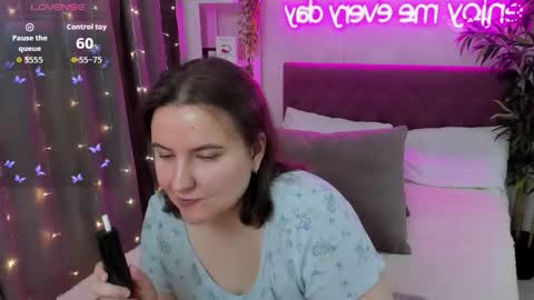 Snapshot of katyaneilson chatting on October 2025 04:02:01 AM Kate online show from October 2025 04:02:01 AM