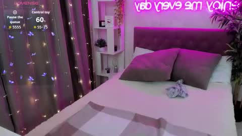 Snapshot of katyaneilson chatting on October 2025 05:53:02 AM Kate online show from October 2025 05:53:02 AM