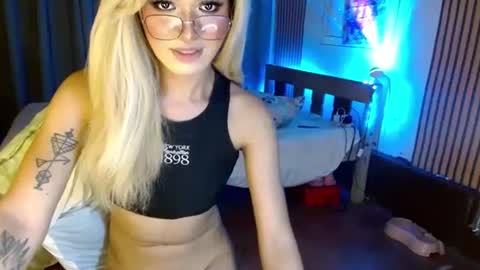 katykiat online show from December 2024 01:36:02 AM