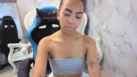 katyrider_a online show from October 2025 01:31:02 PM