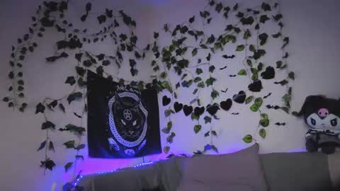 Mia online show from March 2026 07:56:02 AM