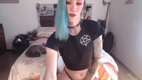 luna   online show from September 2025 08:57:01 PM