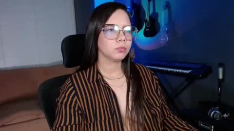 Kay online show from December 2025 02:08:02 AM