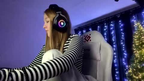 Snapshot of kayceefroehner chatting on January 2026 05:39:01 PM Amia online show from January 2026 05:39:01 PM