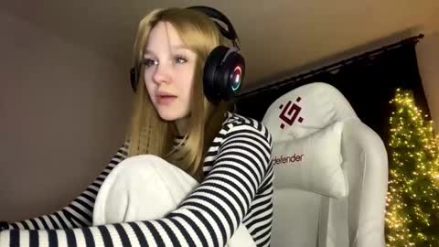 Snapshot of kayceefroehner chatting on February 2026 05:29:01 PM Amia online show from February 2026 05:29:01 PM