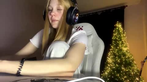 Snapshot of kayceefroehner chatting on February 2026 06:14:01 PM Amia online show from February 2026 06:14:01 PM