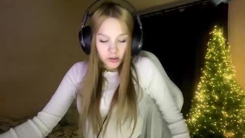 Snapshot of kayceefroehner chatting on February 2026 05:39:01 PM Amia online show from February 2026 05:39:01 PM