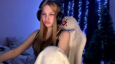 Snapshot of kayceefroehner chatting on February 2026 06:04:01 PM Amia online show from February 2026 06:04:01 PM