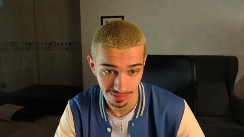 Snapshot of kaydendrew chatting on April 2026 04:22:01 AM KaydenDrew online show from April 2026 04:22:01 AM