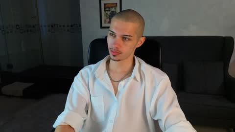 Snapshot of kaydendrew chatting on April 2026 04:23:02 AM KaydenDrew online show from April 2026 04:23:02 AM