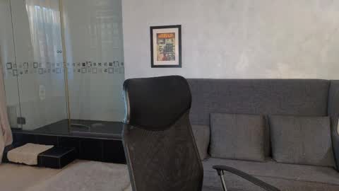 Snapshot of kaydendrew chatting on April 2026 04:45:01 AM KaydenDrew online show from April 2026 04:45:01 AM