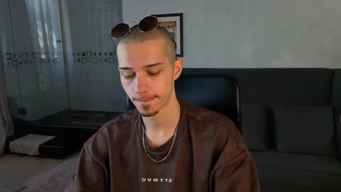 Snapshot of kaydendrew chatting on April 2026 06:19:01 AM KaydenDrew online show from April 2026 06:19:01 AM