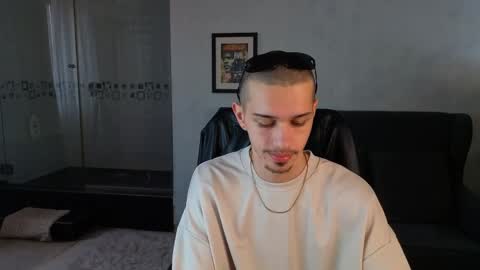 Snapshot of kaydendrew chatting on April 2026 07:45:01 AM KaydenDrew online show from April 2026 07:45:01 AM