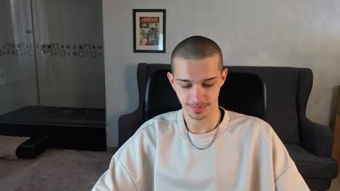 Snapshot of kaydendrew chatting on April 2026 04:40:01 AM KaydenDrew online show from April 2026 04:40:01 AM